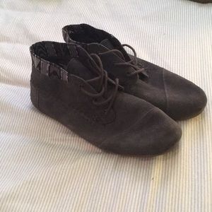 Grey TOM desert boots